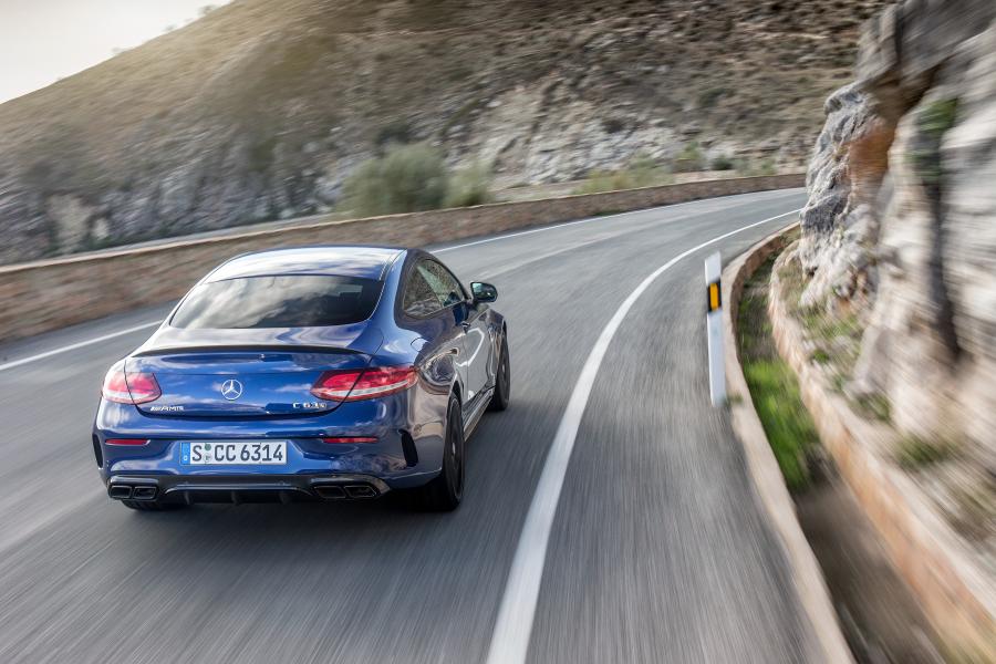  Mercedes-AMG C63 S Coupe 2015 года  (фото 3 из 40)